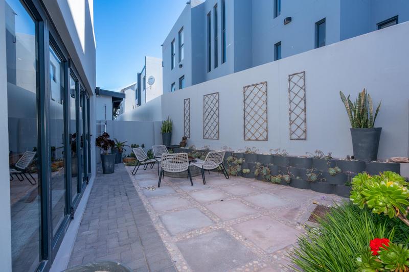 4 Bedroom Property for Sale in Calypso Beach Western Cape